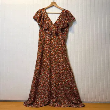 [ Omekashi ] V넥 프릴 꽃무늬 롱 원피스