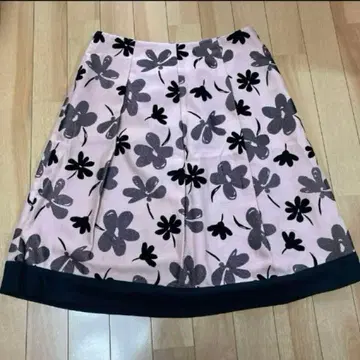 갤러리 비스콘티 스커트