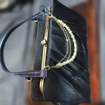 화이트 펄 체인 새틴 파티 백 포멀 용