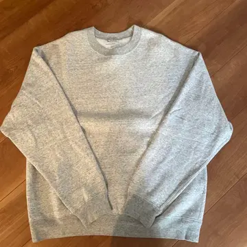 뷰티 앤 유스 헤더 그레이 크루넥 맨투맨