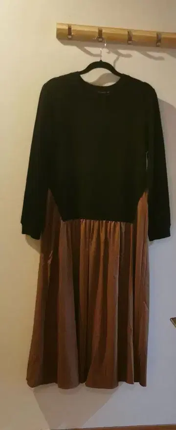 블랙 브라운 절개 디자인 롱 원피스