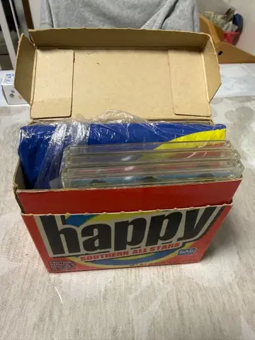 happy CD 세트와 티셔츠