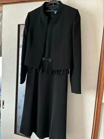 도쿄 소와르 블랙 원피스 수트 7호