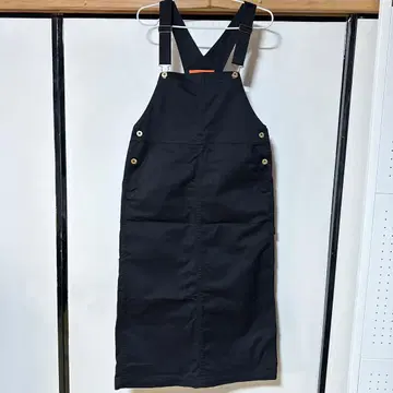 UNIVERSAL OVERALL 블랙 살로펫 스커트