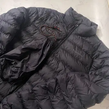 새상품급 컨버스 다운 자켓 L 사이즈 휴대하기