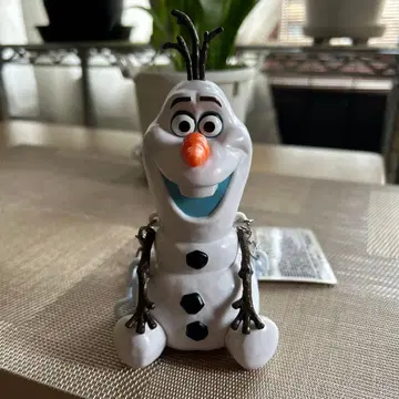 올라프 피규어 체인 포함