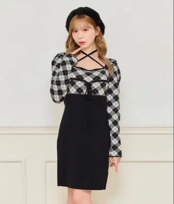 아프레 주르 크로스 리본 니트 미니 원피스