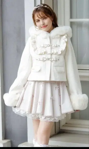 LIZLISA 리즈리사 숏 후드 코트 새상품급