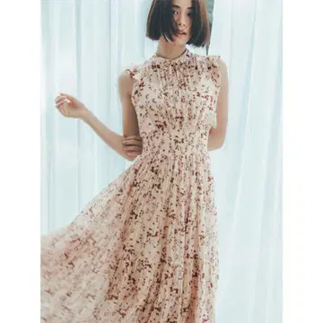 꽃무늬 슬리브리스 맥시 드레스