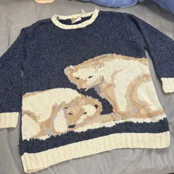 화이트 곰 니트