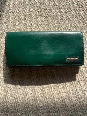 개운 컬러 그린과 오렌지 장지갑 FREITAG