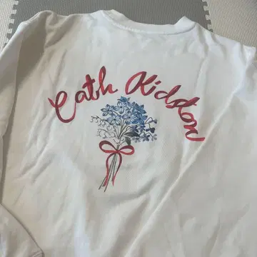 맨투맨 상의 Flower Bunch 캐스키드슨