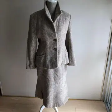 베이지 울 트위드 수트