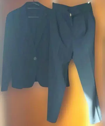 에밀리안 자켓 & 테이퍼드 팬츠 셋업 수트 블랙 손세탁 가능