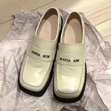 MATIN KIM 크림색 통굽 로퍼 24.5cm