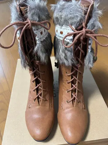 axesfemme 브라운 레이스업 부츠 (퍼 포함)