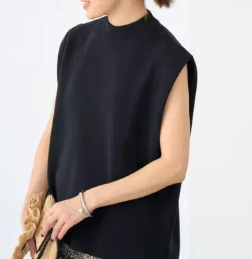 새상품급 IENA GIZA 접결 슬리브리스 2025SS 블랙