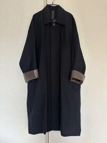 에드위나 호얼 롱 코트