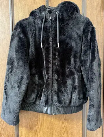 ZARA 블랙 퍼 후드티 인조 가죽