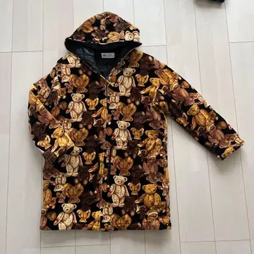 WHITE MOUNTAINEERING 곰 무늬 후드티