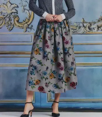 sov. 택 포함 새상품 플라워 프린트 플레어 스커트 무릎 기장