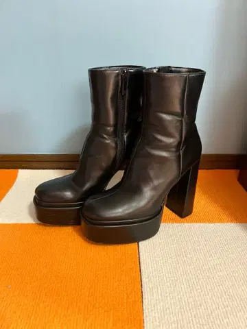 ZARA 블랙 플랫폼 부츠