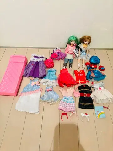 리카짱 인형 2체와 의상 세트