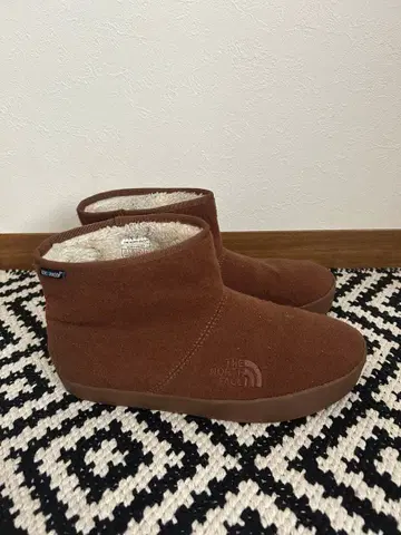 THE NORTH FACE 브라운 어그 부츠
