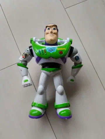 버즈 라이트이어 가동식 피규어 약 20cm