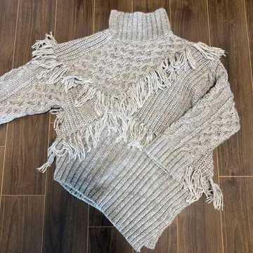 AULA AILA 프린지 오버 사이즈 터틀넥 니트