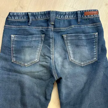 새상품급 YANUK 스트레이트 데님 M 다크 블루 57133506