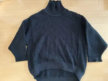 케이블 짜임 하이넥 스웨터 (블랙)