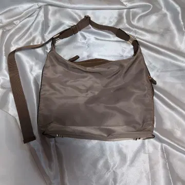 브라운 나일론 숄더백