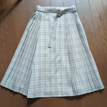 체크 무늬 플리츠 스커트 베이지 계열