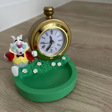 원더랜드의 앨리스 화이트 토끼 탁상 시계 소품함