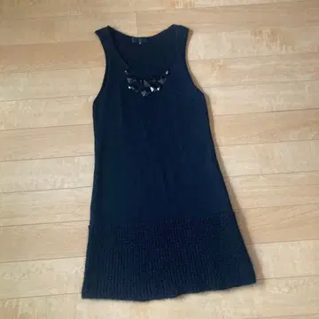 언타이틀 2 비쥬 부착 모헤어 혼방 튜닉 베스트 니트