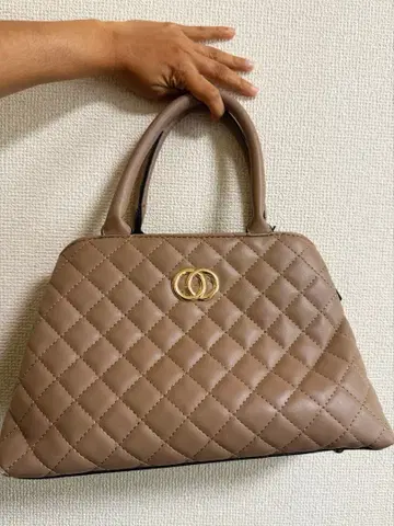 베이지 퀼팅 핸드백