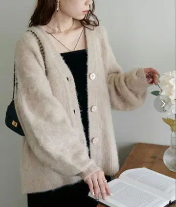 Discoat 디스코트 샤기 V넥 가디건