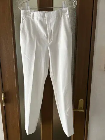 23구 화이트 팬츠