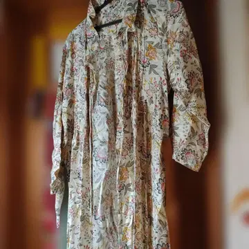 꽃무늬 코튼 긴팔 원피스