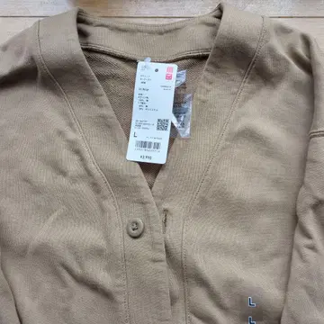 유니클로 베이지 L 사이즈 가디건