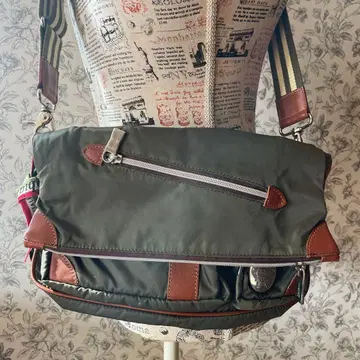 오로비안코 숄더백