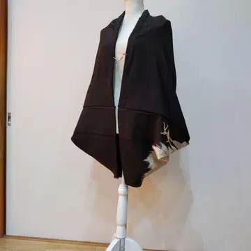 블랙  모몽가 코트 겉옷 숄 공작 패턴 자수 안감 부착