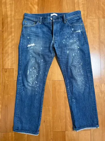 유니클로 데미지 가공 블루 데님 청바지