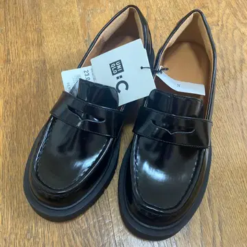 [유니클로] 네이비터치 로퍼 Black 23.0cm