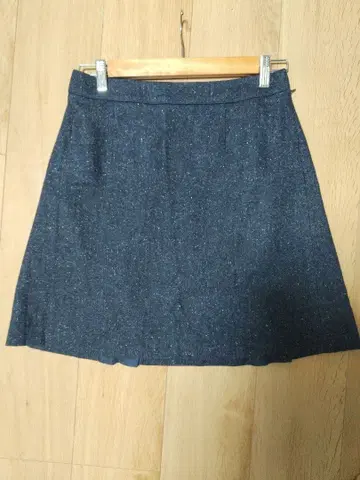 쿠미쿄쿠 네이비 플리츠 타이트 스커트