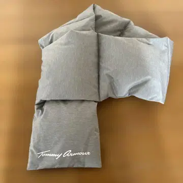 토미 아머 다운 머플러