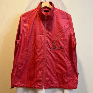 빨간색 집업 자켓