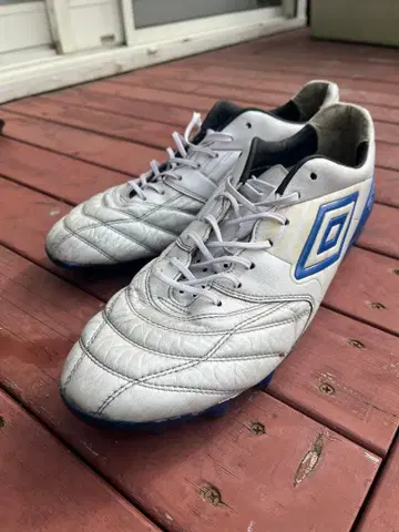 Umbro 스파이크 액셀러레이터 캥거루 28.0cm