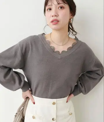 레이스 카라 V넥 풀오버